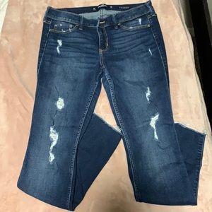 Size *7s low-rise Super Skinny Hollister Jeans